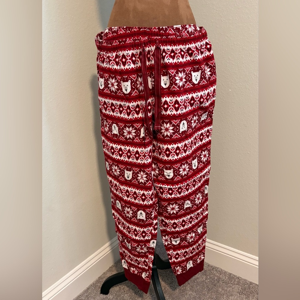 Old Navy Festive Red and White Women’s Pajama Bottoms